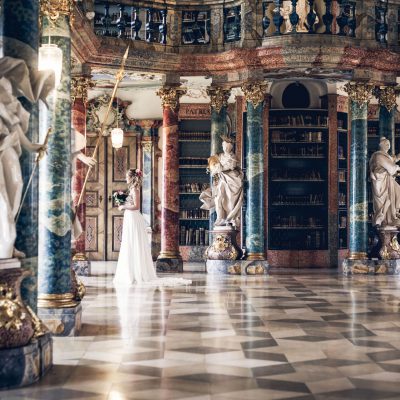 Braut  in Saal Styling by Melanie Wagner